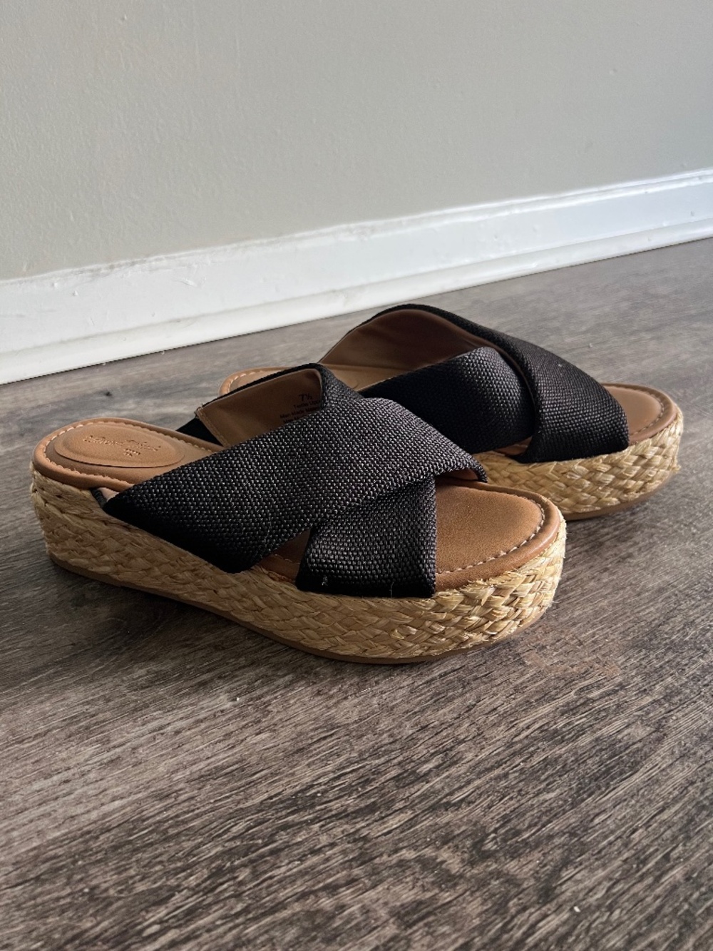 Universal Thread sandals